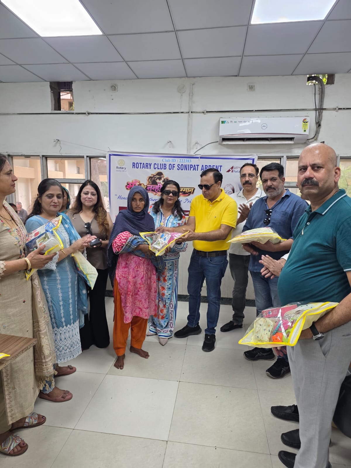 सोनीपत: रोटरी क्लब ने सिविल अस्पताल में मनाया ‘मां और नन्ही परी सम्मान’, नवजात बेटियों व माताओं को किया सम्मानित