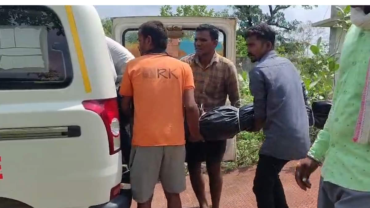 बड़ा हादसा: खेत में तार लगाते समय करंट की चपेट में आने से मां के साथ दो बेटों की मौत, गांव में पसरा मातम 