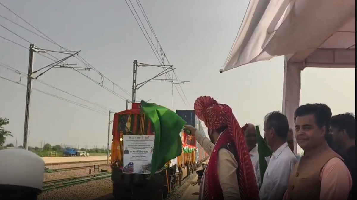 हरियाणा में औद्योगिक क्रांति का नया अध्याय: नांगल चौधरी लॉजिस्टिक हब से रवाना हुई पहली मालगाड़ी, जानें क्या होंगे फायदे