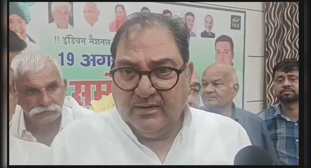अभय चौटाला का हुड्डा और अर्चना गुप्ता पर हमला, बोले- हुड्डा वोट काटू नहीं, वोट बेचकर आया
