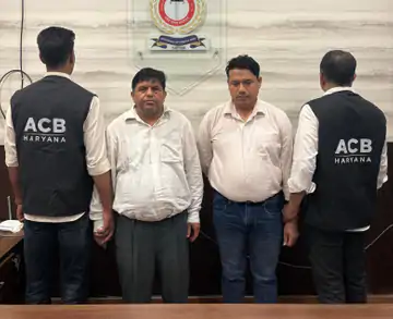 स्क्रैप से भरा ट्रक छोड़ने के लिए 10 लाख मांगे, एक लाख लेते ETO को ACB ने दबोचा