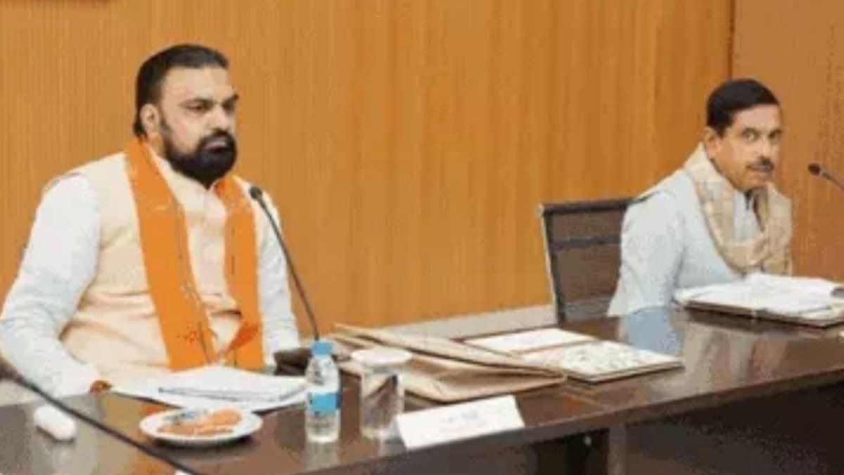 बिहार सरकार का सख्त निर्देश, जनप्रतिनिधियों के फोन कॉल का तुरंत जवाब दें अधिकारी, अनदेखा करने पर होगी कार्रवाई