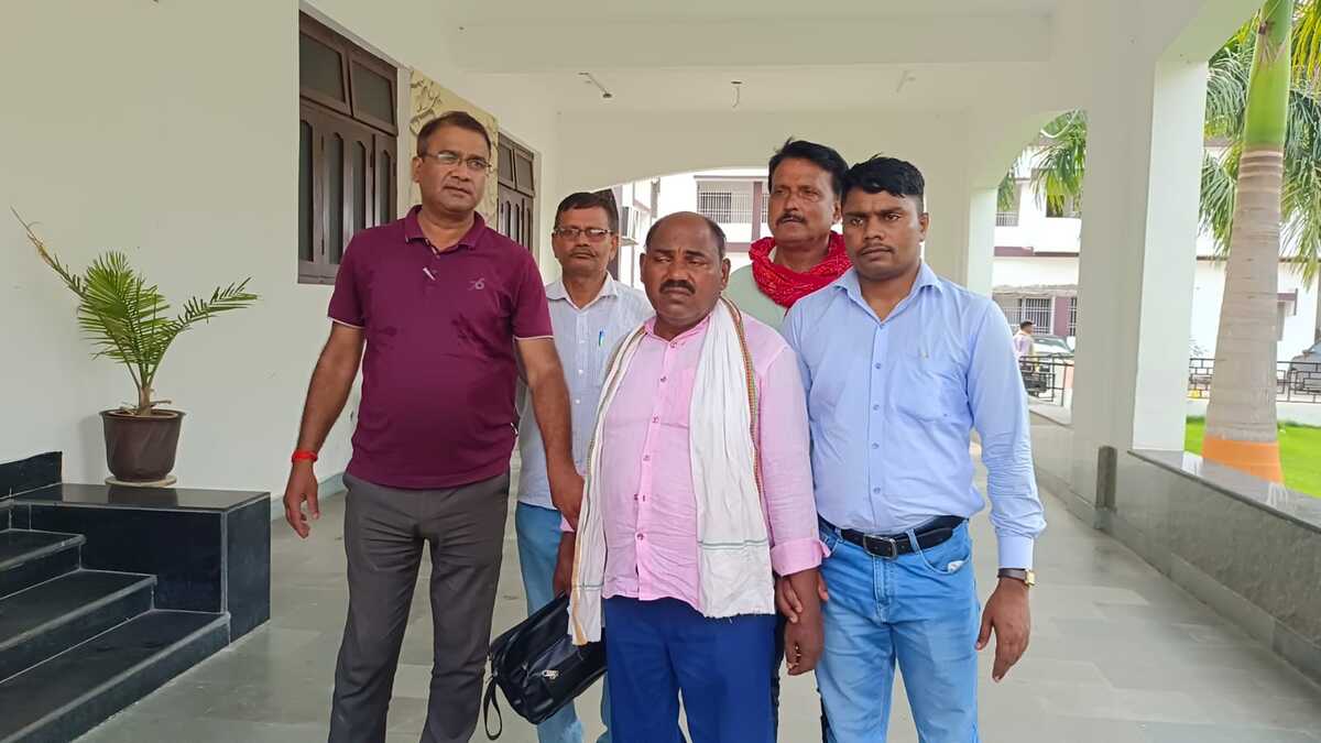 निगरानी विभाग का बड़ा एक्शन: जहानाबाद में 12 हजार रुपये रिश्वत लेते मुखिया गिरफ्तार