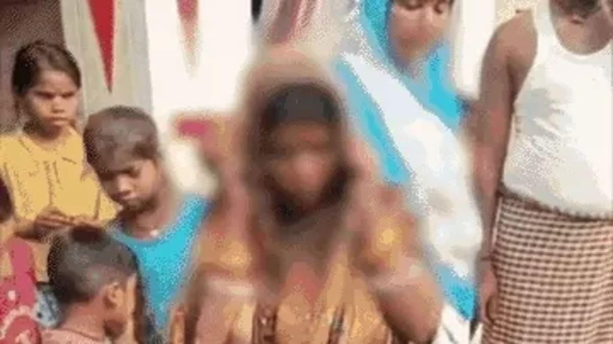 ​बेगूसराय में रेप पीड़िता को पंचायत में चटवाया गया थूक, आरोपी भतीजा फरार, प्रेग्नेंट है महिला