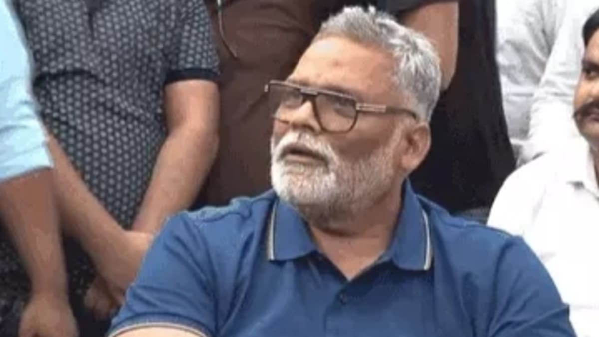 सांसद पप्पू यादव की PC में हंगामा, जूता फेंकने वाले पर चाकू से हमले का आरोप, यूपी कनेक्शन पर सियासत तेज