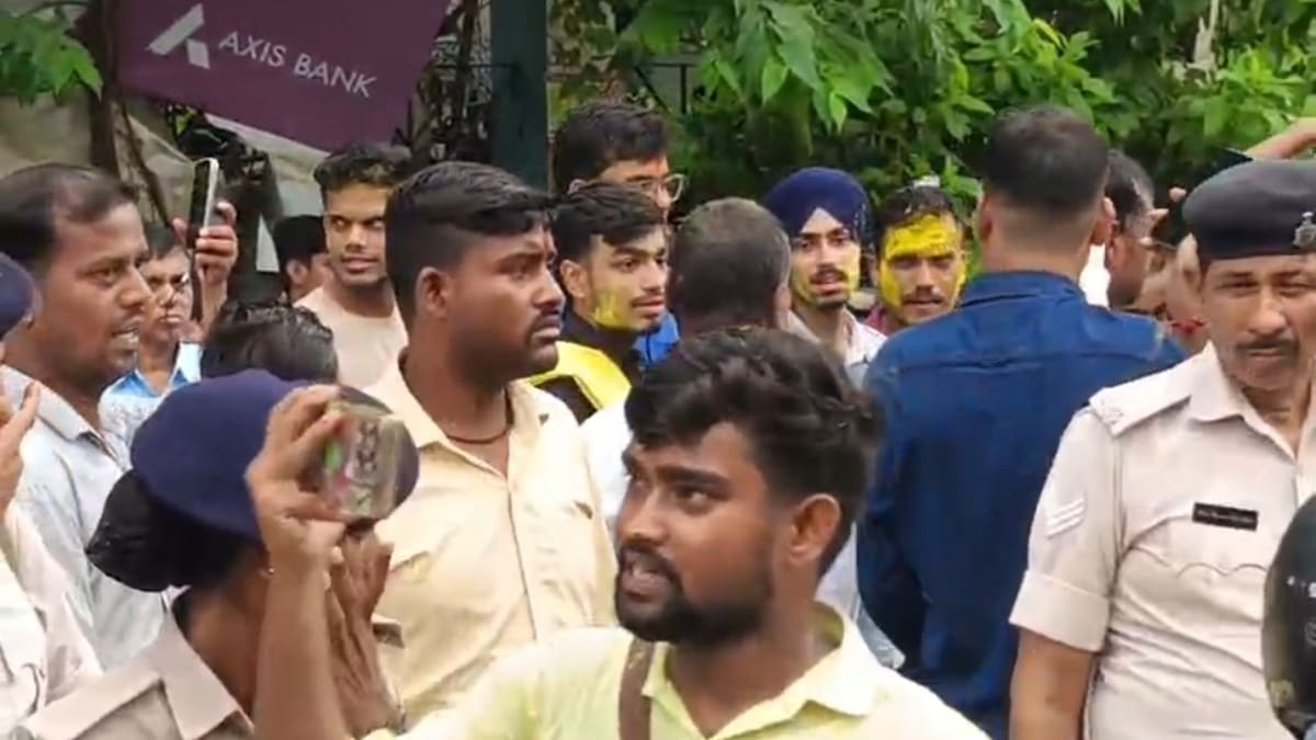 6646 वोटों से PK ने बढ़ाई बढ़त, मतगणना स्थल पर समर्थकों की बढ़ती जा रही है भीड़, बीजेपी खेमे में छाई मायूसी