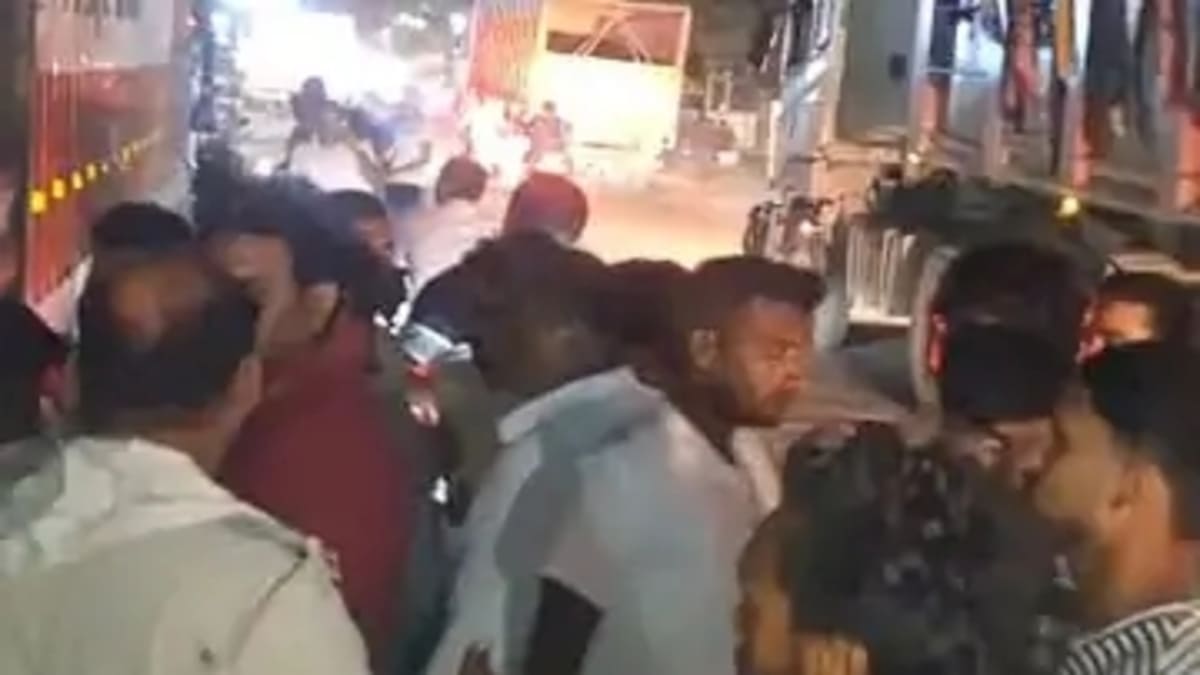 खाकी को देख भागा यूपी नंबर का कंटेनर: बिहार में पकड़ी गई मवेशियों की बड़ी खेप, 4 गिरफ्तार