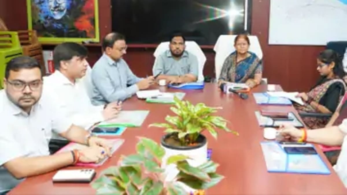 पटना नगर निगम सफाईकर्मियों की हड़ताल आठवें दिन हो सकती है खत्म, मंत्री नीतीश मिश्रा से करेंगे मुलाकात