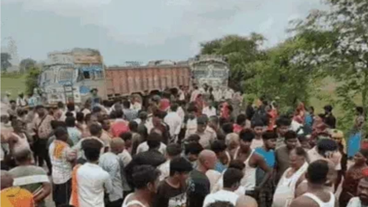पटना में सड़क हादसा: तेज रफ्तार ट्रक और ऑटो की टक्कर में मां-बेटी की मौत, तीन घायल