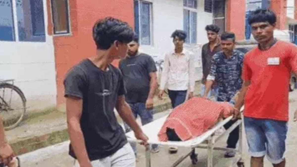 बेगूसराय में कांवड़ियों से भरी ऑटो को ट्रक ने मारी टक्कर, ड्राइवर समेत दो की मौत और 7 घायल
