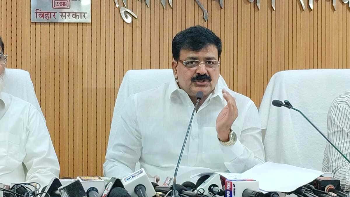 अल्पसंख्यकों के लिए खुलेगा कार्यालय, प्रतियोगी परीक्षाओं की मुफ्त तैयारी और नए आवासीय स्कूलों का एलान
