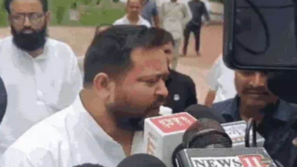दिनारा हत्याकांड पर तेजस्वी का तीखा हमला, बोले- बिहार में कानून-व्यवस्था ध्वस्त, दिल्ली से चल रही है सरकार