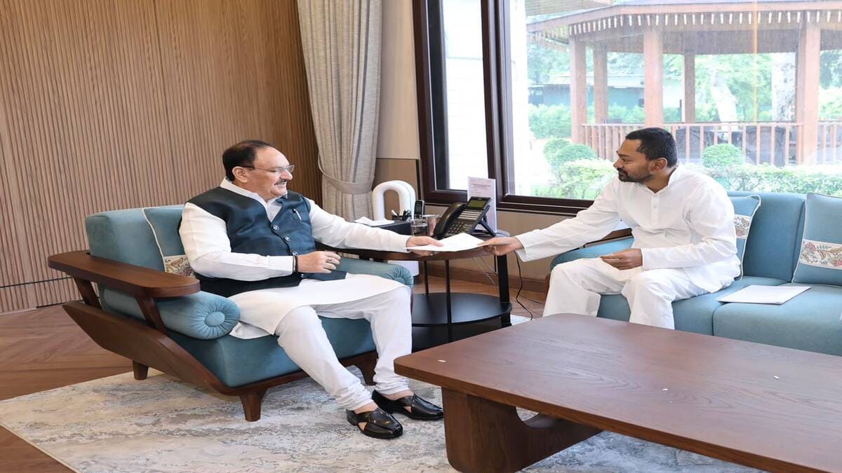 रेफरल व्यवस्था और ट्रॉमा सेंटरों के विस्तार पर जोर, स्वास्थ्य मंत्री निशांत कुमार ने जेपी नड्डा से की मुलाकात