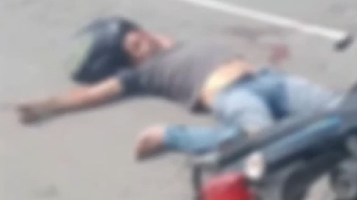 सड़क हादसे का शिकार हुए ग्रामीण कार्य विभाग के कर्मी, अज्ञात वाहन की टक्कर से मौके पर मौत