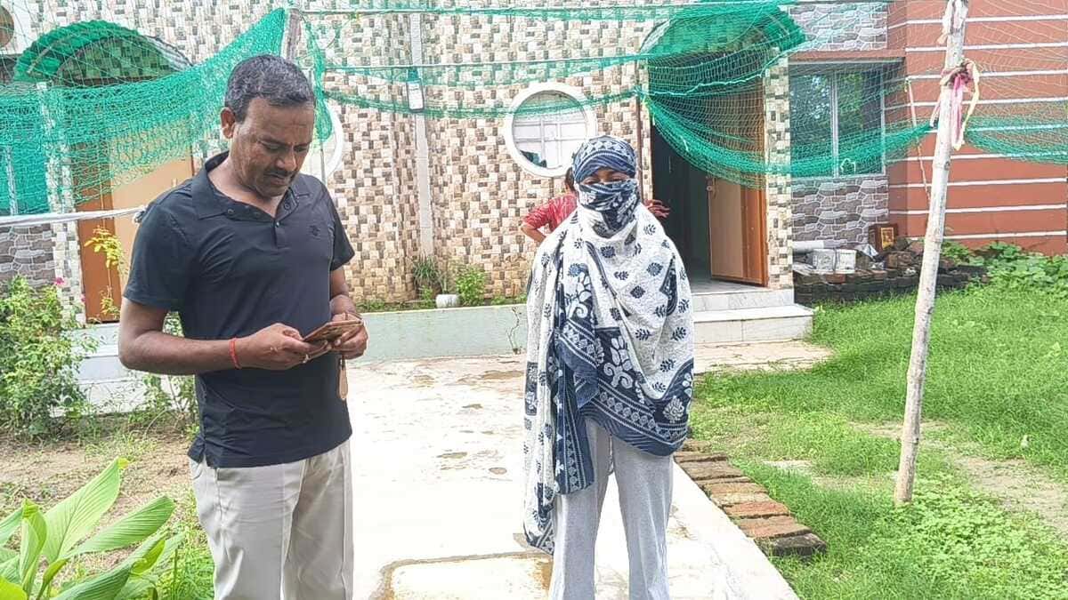 बाथरूम के रोशनदान से झांक रहा था पड़ोसी… 15 साल की नाबालिग का नहाते वक्त वीडियो बनाने की शर्मनाक हरकत
