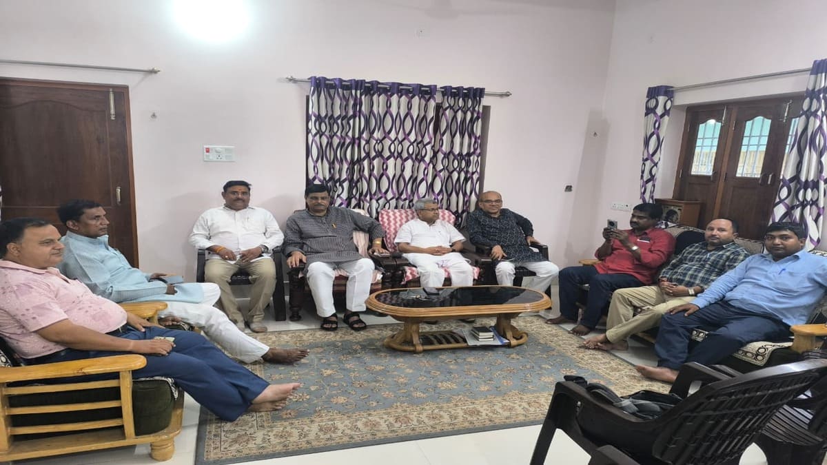 विश्वविद्यालय अधिनियम-2026 के विरोध में कल सामूहिक अवकाश पर रहेंगे शिक्षक और कर्मी, मुख्यालय में होगा धरना-प्रदर्शन