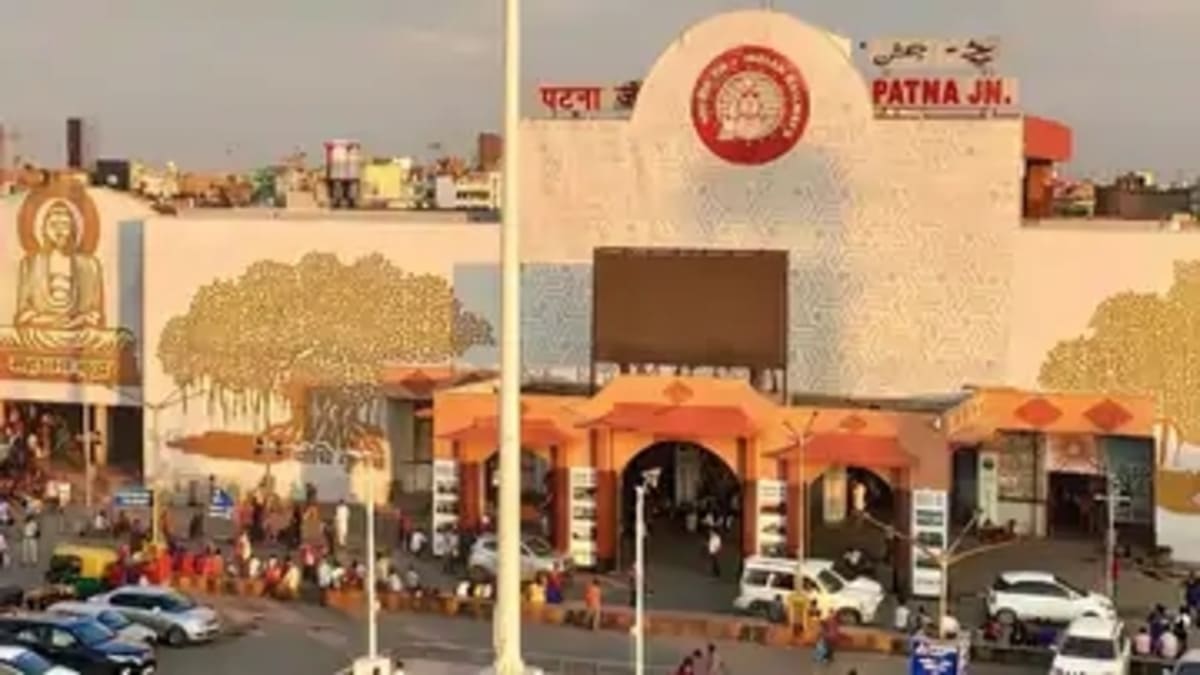 पटना जंक्शन से वैशाली के इलेक्ट्रिशियन लापता, जीआरपी और कोतवाली के चक्कर काट रहे परिजन, अब तक कोई सुराग नहीं