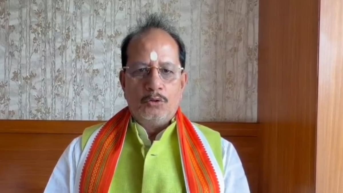 युवाओं के कंधों पर है विकसित बिहार और विकसित भारत का दारोमदार: मंत्री विजय कुमार सिन्हा