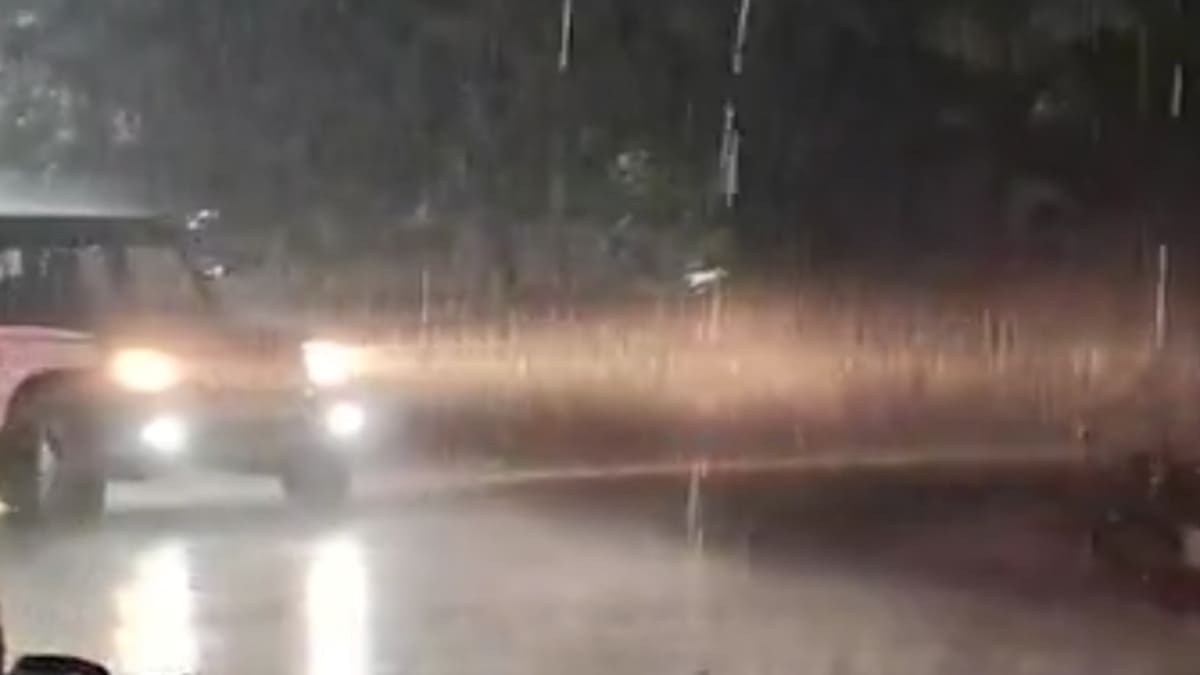 Weather news: 15 जिलों में भारी बारिश का ऑरेंज अलर्ट, उमस से लोग बेहाल, जानिए आने वाले कुछ दिनों का हाल