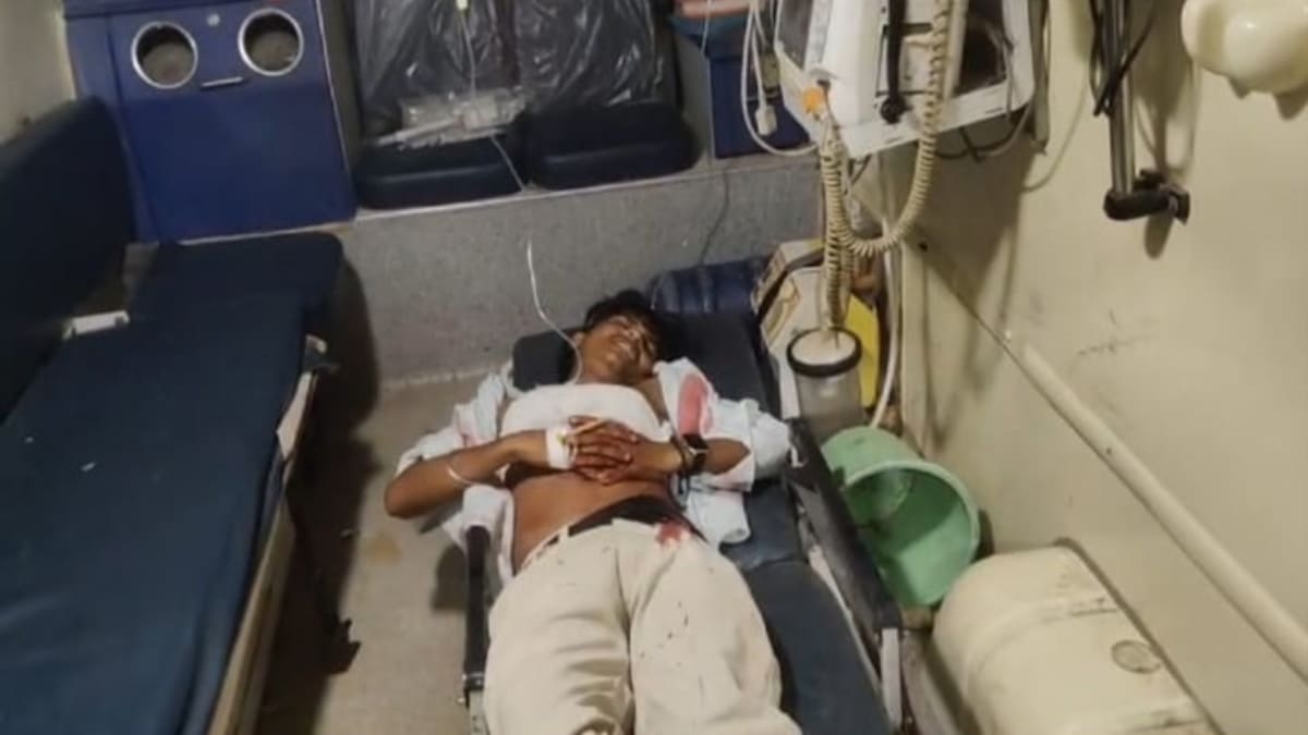 सासाराम में सरकारी कार्यालय के पास युवक को मारी गोली, सीने में लगने से हालत नाजुक