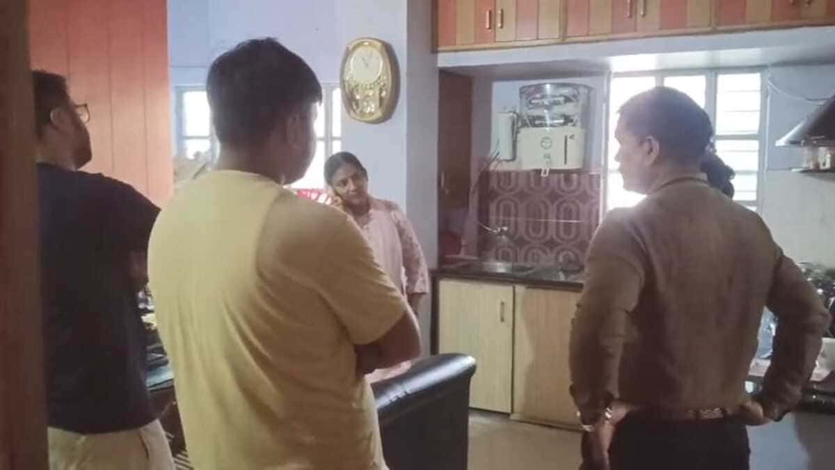 पथ निर्माण विभाग के इंजीनियर पर SVU की रेड, आय से अधिक संपत्ति मामले में एक साथ तीन ठिकानों पर छापेमारी
