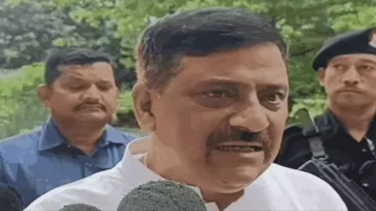 संजय झा का राहुल गांधी पर तीखा हमला, कहा- लफुआ जैसा व्यवहार कर रहे हैं कांग्रेस नेता
