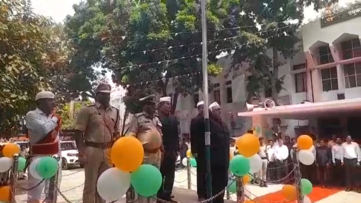 छपरा में हर्षोल्लास के साथ मनाया गया स्वतंत्रता का 80वां समारोह, उपमुख्यमंत्री ने किया ध्वजारोहण