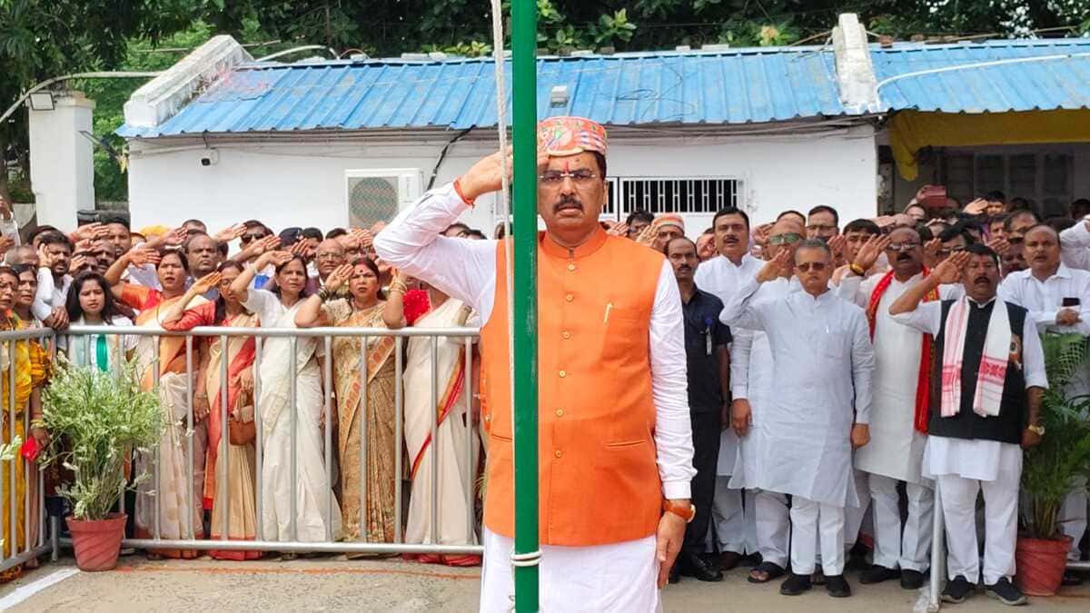 स्वतंत्रता दिवस पर बीजेपी कार्यालय में झंडोत्तोलन, आत्मनिर्भर भारत और बिहार के विकास पर जोर