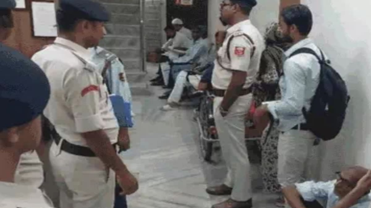 ​खान सर की बढ़ीं मुश्किलें: बिना फायर Safety चल रहा था अस्पताल, अब सील करने की तैयारी!