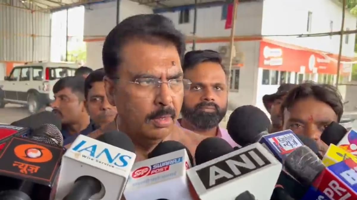 बीजेपी का कांग्रेस पर तीखा हमला, वंदे मातरम के अपमान पर राहुल-सोनिया मांगें माफी