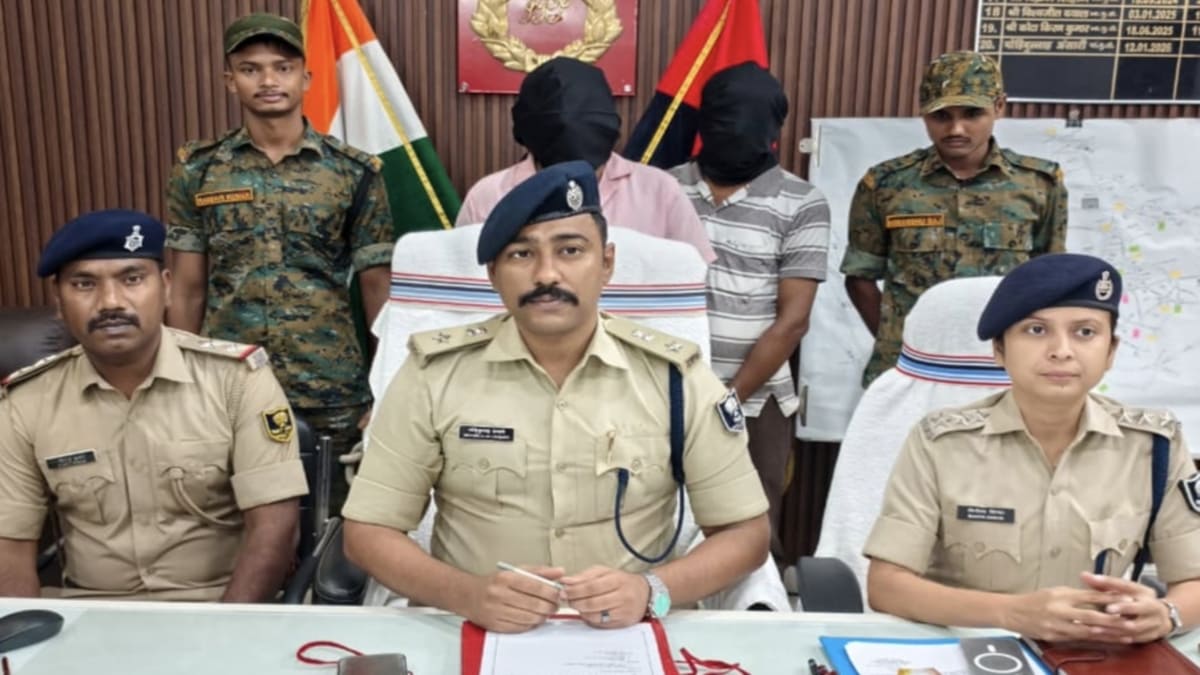 एंबुलेंस की आड़ में खेल: 200 ग्राम गांजा और देसी कट्टा के साथ चालक-टेक्नीशियन गिरफ्तार