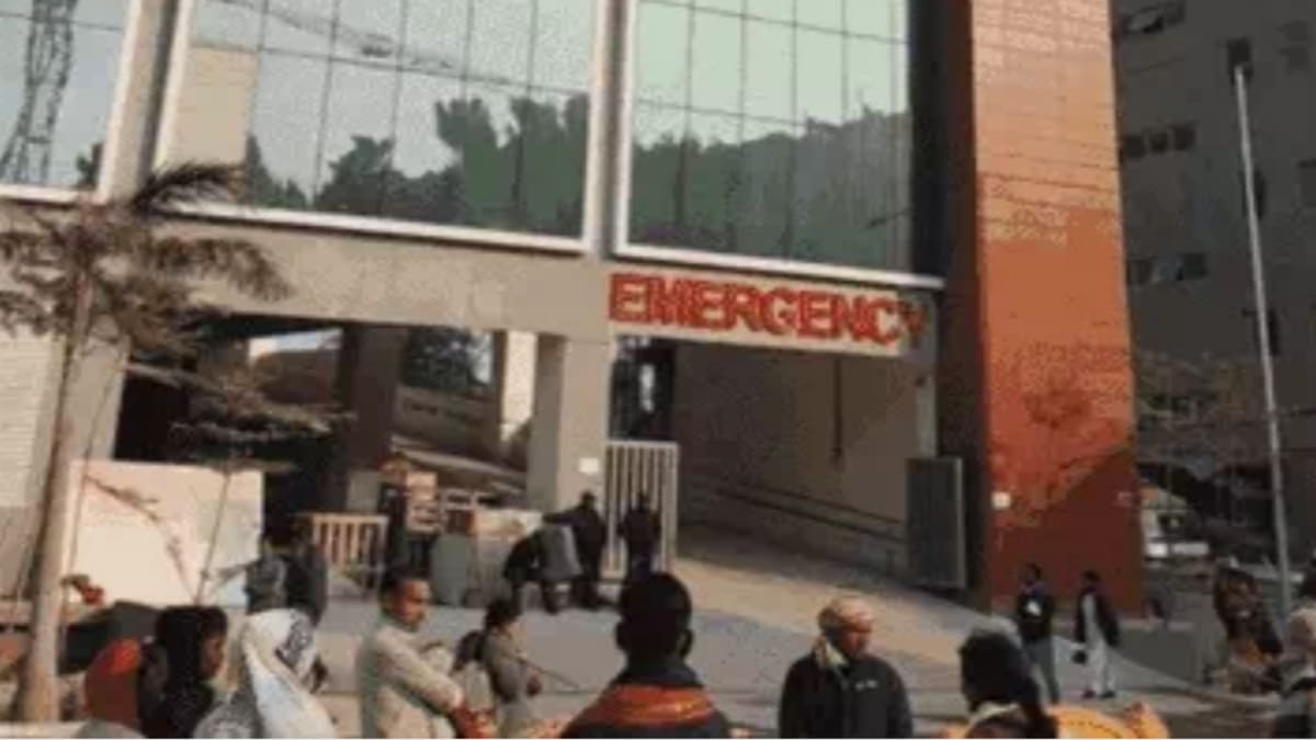 PMCH में खूनी संघर्ष: डॉक्टरों पर रॉड-डंडों से हमला, इमरजेंसी ठप होने के बाद 2 घंटे में खत्म हुआ ड्रामा