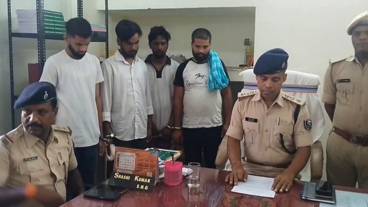 सहरसा में 144 लीटर प्रतिबंधित कोडिनयुक्त सीरप के साथ चार तस्कर गिरफ्तार