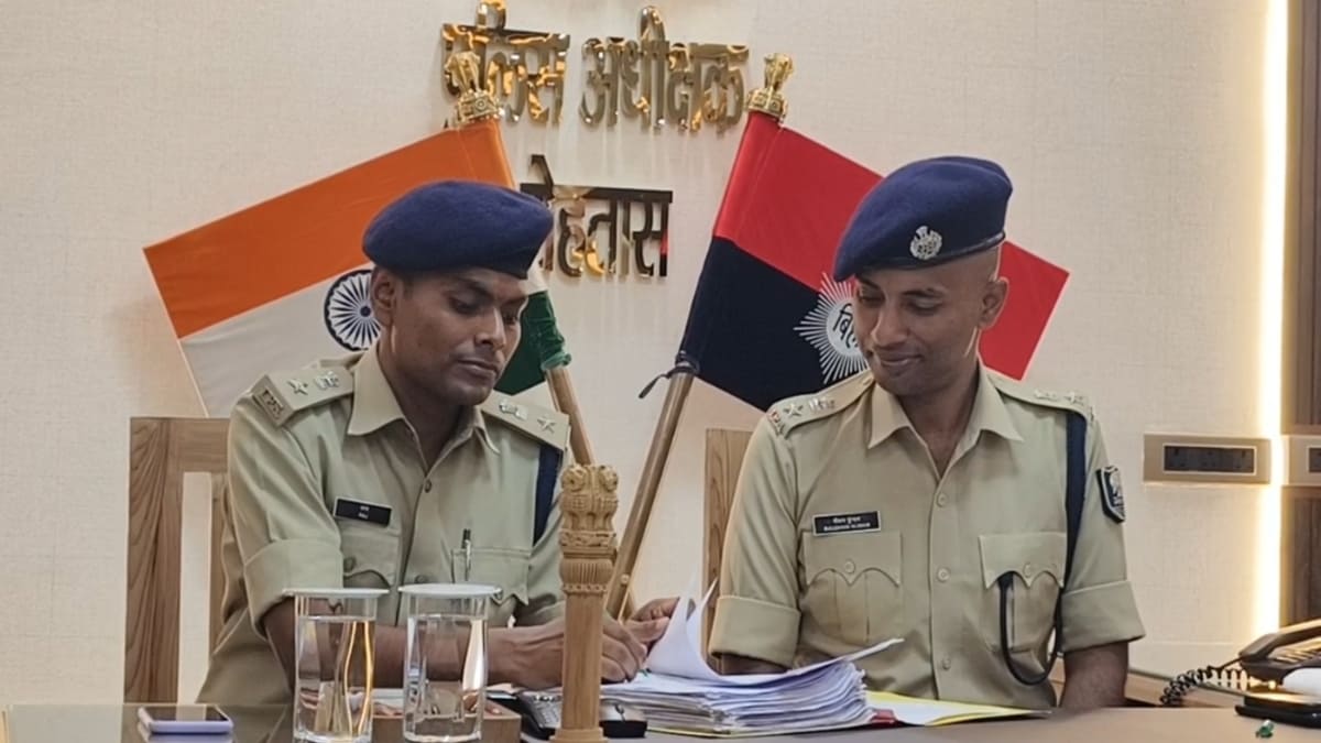रोहतास के नए एसपी बने मिस्टर राज, कुर्सी संभालते ही दे दिया कड़ा संदेश, कहा- अपराधमुक्त जिला बनाना ही मेरी पहली प्राथमिकता!