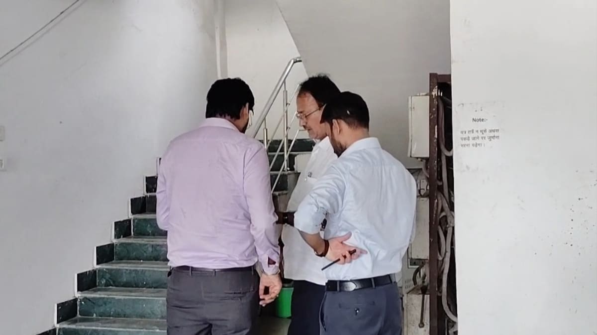सहरसा नगर निगम में पटना से पहुंची उड़नदस्ता टीम की छापेमारी, योजनाओं की जांच से मचा हड़कंप