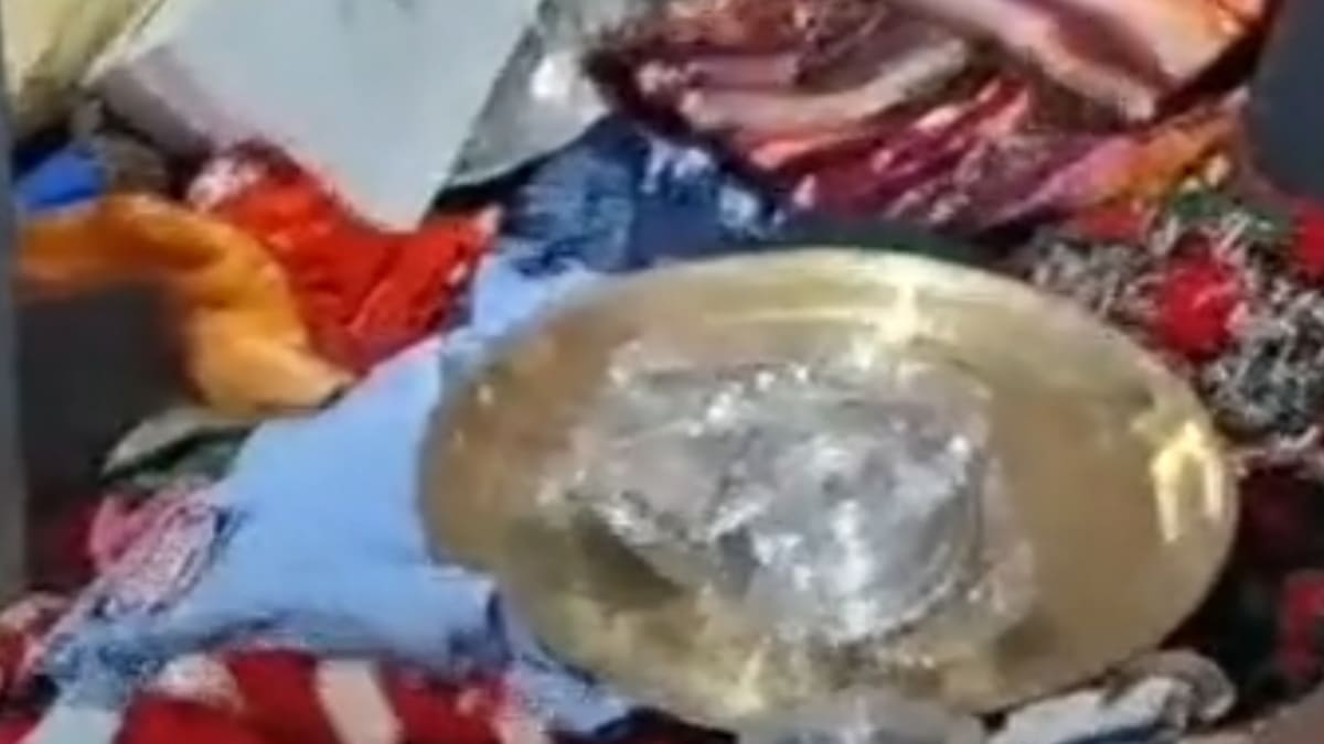 बाढ़ में बंद घर से 10 लाख की चोरी, जेवरात और नकदी पर चोरों का हाथ साफ, ससुराल गए थे मकान मालिक