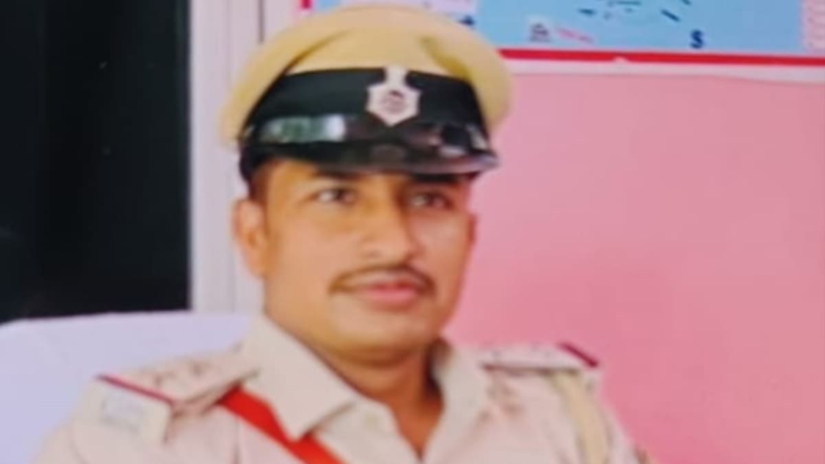 गोपालगंज: पासपोर्ट सत्यापन के लिए 3000 रुपये घूस मांगने वाला अपर थानाध्यक्ष निलंबित