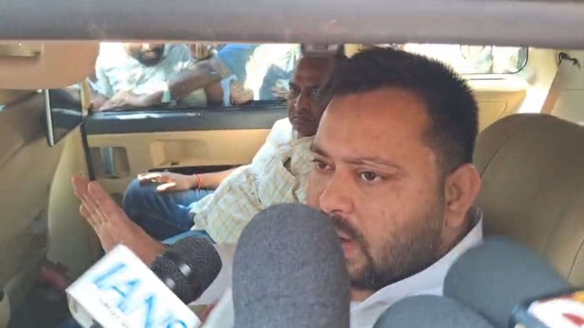 तेजस्वी का सरकार पर तीखा हमला, गर्दनीबाग में पीडीएस डीलरों के समर्थन में उतरे नेता प्रतिपक्ष