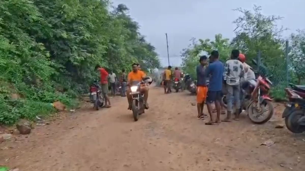 21वीं सदी में भी संपर्क से कटे रोहतास के कई गांव, MLA ने संचार मंत्री और BSNL को लिखा पत्र