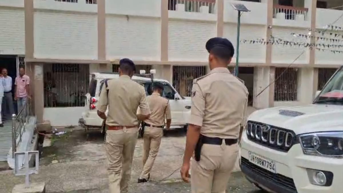 सासाराम में शांतिपूर्ण माहौल में मनाया जा रहा ईद-उल-मिलाद, चप्पे-चप्पे पर पुलिस बल तैनात