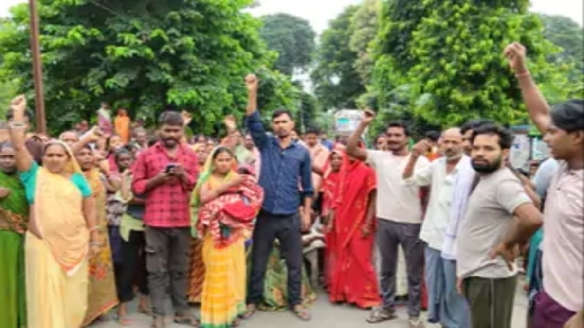 प्रसव के बाद प्रसूता की मौत, अस्पताल कर्मियों पर लापरवाही और बैनर-पोस्टर हटाकर भागने का गंभीर आरोप