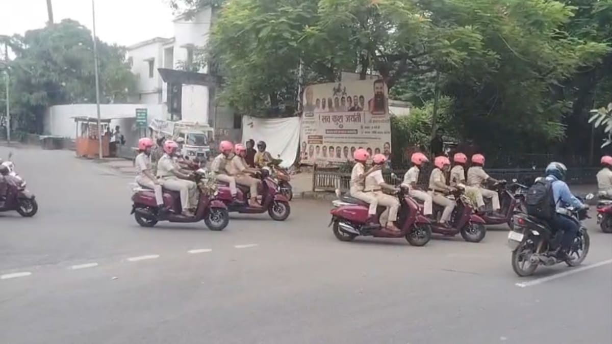 सड़कों पर दौड़ी पिंक स्कूटी, महिला पुलिस कर्मियों के सशक्तिकरण को बिहार सरकार की बड़ी सौगात