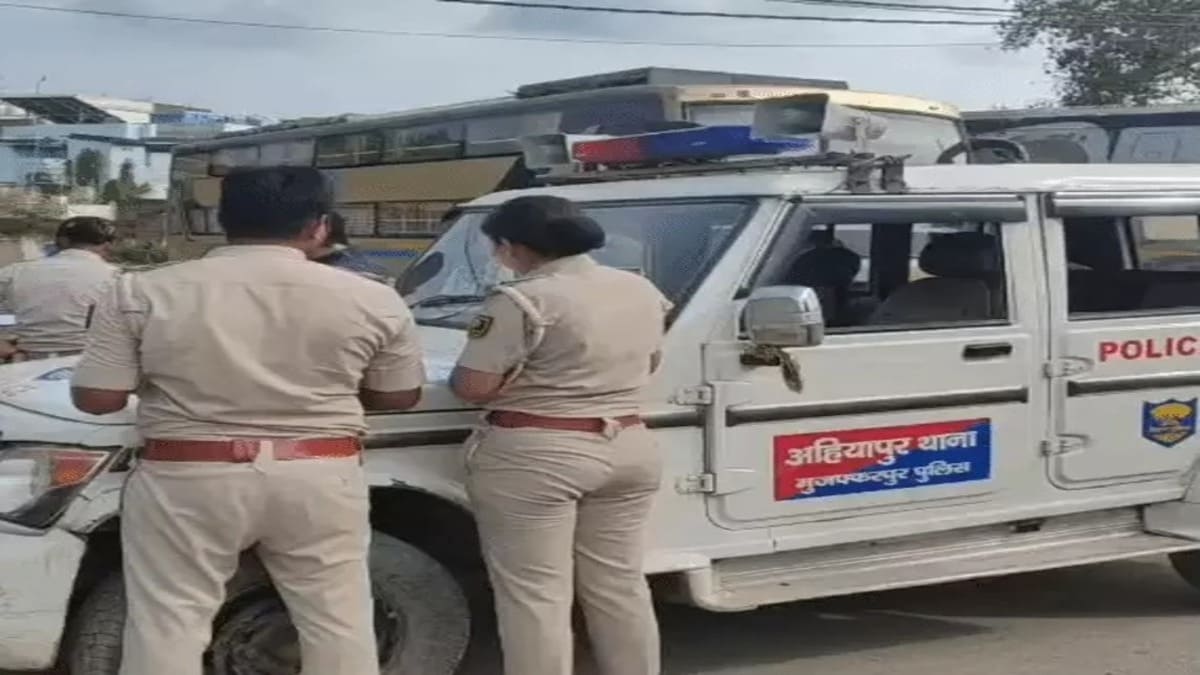 बस ने स्कूटी सवार मां-बेटे को कुचला, घटना के बाद चालक बस लेकर फरार हुआ चालक