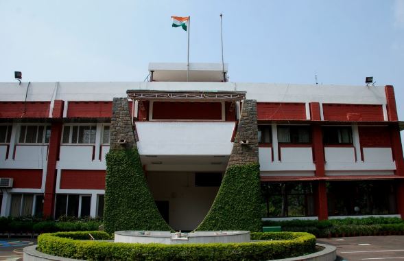 हरियाणा राजभवन में बड़ा घटनाक्रम: राज्यपाल के प्राइवेट सेक्रेटरी शंख चटर्जी पद से हटे