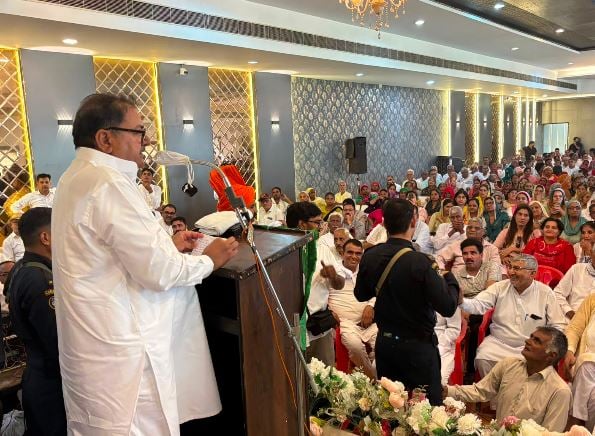 हिसार में अभय चौटाला का भाजपा सरकार पर हमला, बोले- हरियाणा बर्बादी के कगार पर