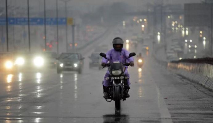 Weather Update : कई जिलों में हल्की बारिश के आसार, उमस से मिल सकती है राहत