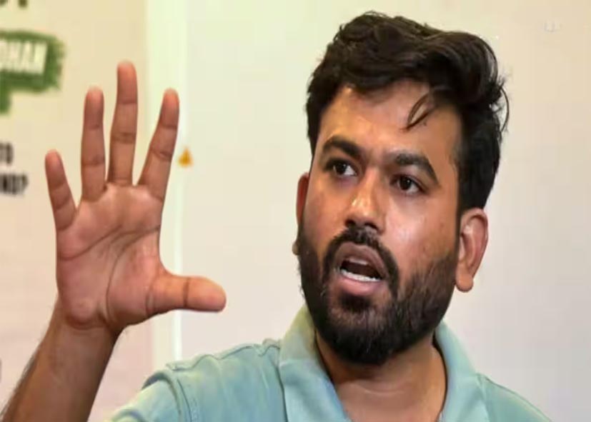 कॉकरोच जनता पार्टी का इंस्टा हैंडल हुआ बंद, अभिजीत दीपके बोले- ‘कितने बड़े डरपोक हैं’