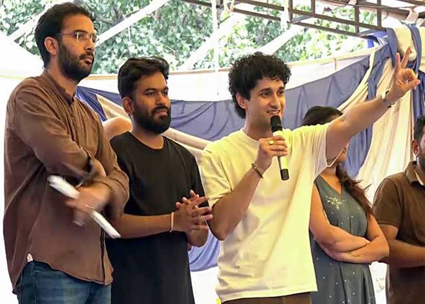 कॉकरोच जनता पार्टी की दिल्ली सरकार को डेडलाइन, 15 सितंबर तक स्कूल सुधारने की मांग