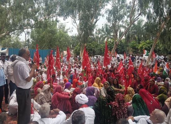 संयुक्त किसान मोर्चा व संयुक्त ट्रेड यूनियन के राष्ट्रीय मंच के आह्ववान पर जेल भरो आंदोलन…..