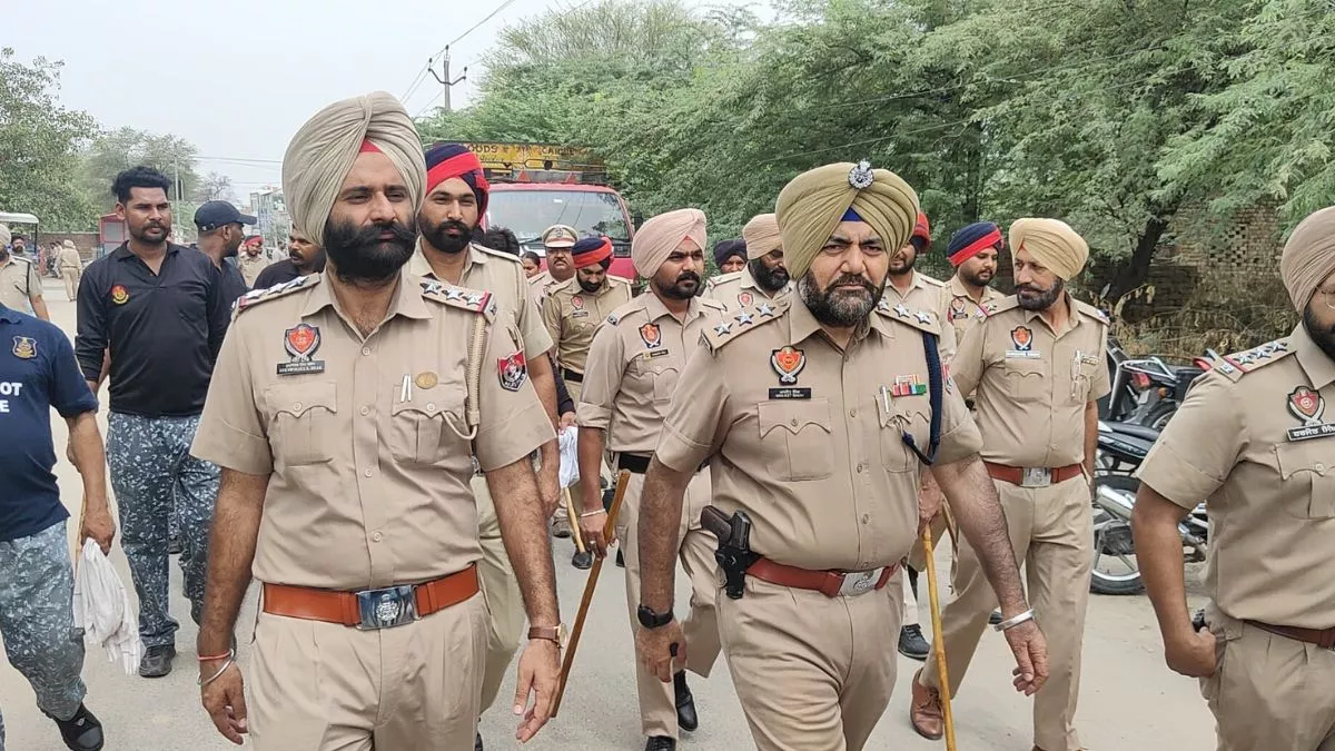 पंजाब में फिर हाई अलर्ट, अमृतसर में संदिग्धों ने की रेकी; हथियारों की खेप के साथ 2 गिरफ्तार